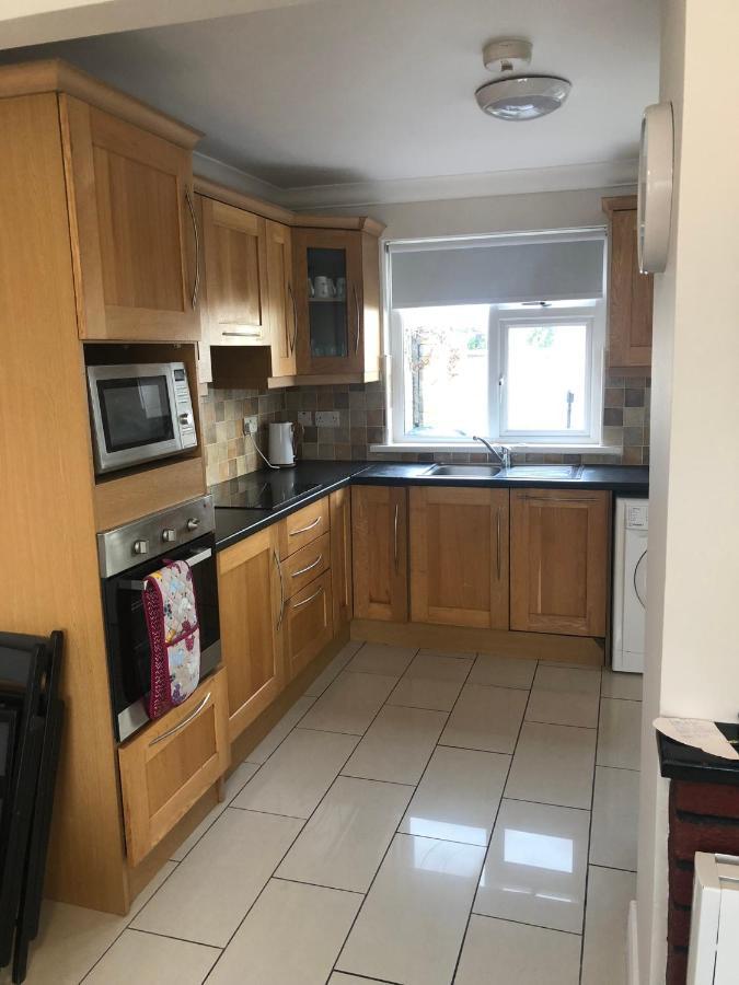 Cheerful 4 Bedroom Town House With Bbq, Galway Extérieur photo